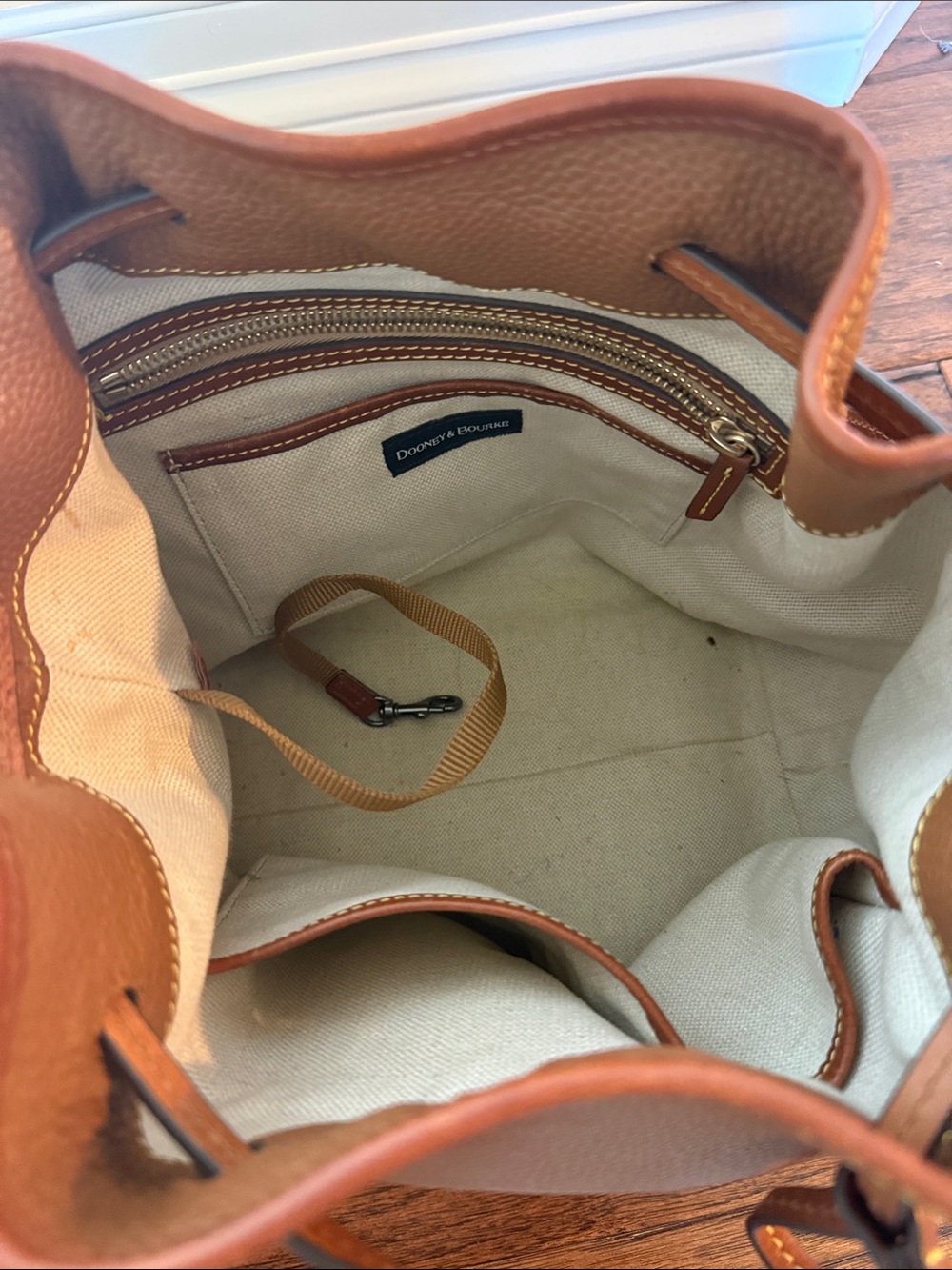 Dooney & Bourke Tan EUC Leather Drawstring Bucket Bag - Picture 2 of 8